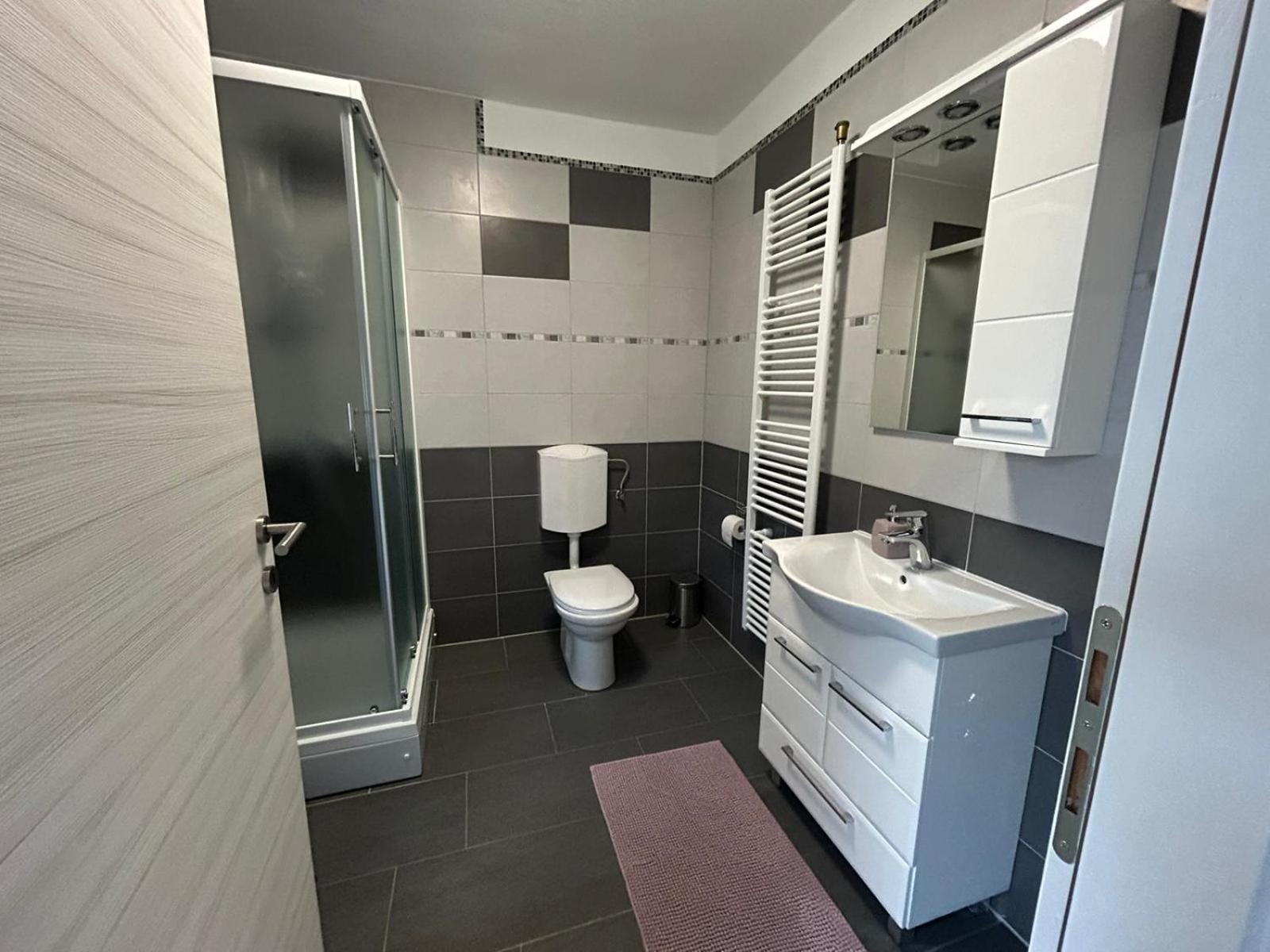 Studio Apartman Marta Korenica Dış mekan fotoğraf